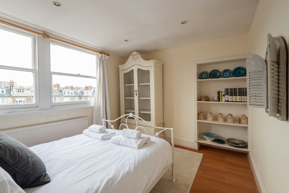 Фото Panoramic Family Home in Maida Vale