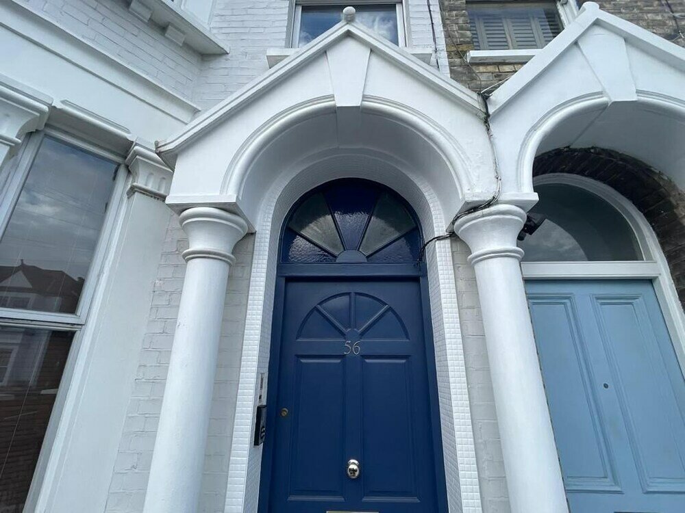 Фото Modern Two Bedroom Apartment in Fulham by Sojo Stay