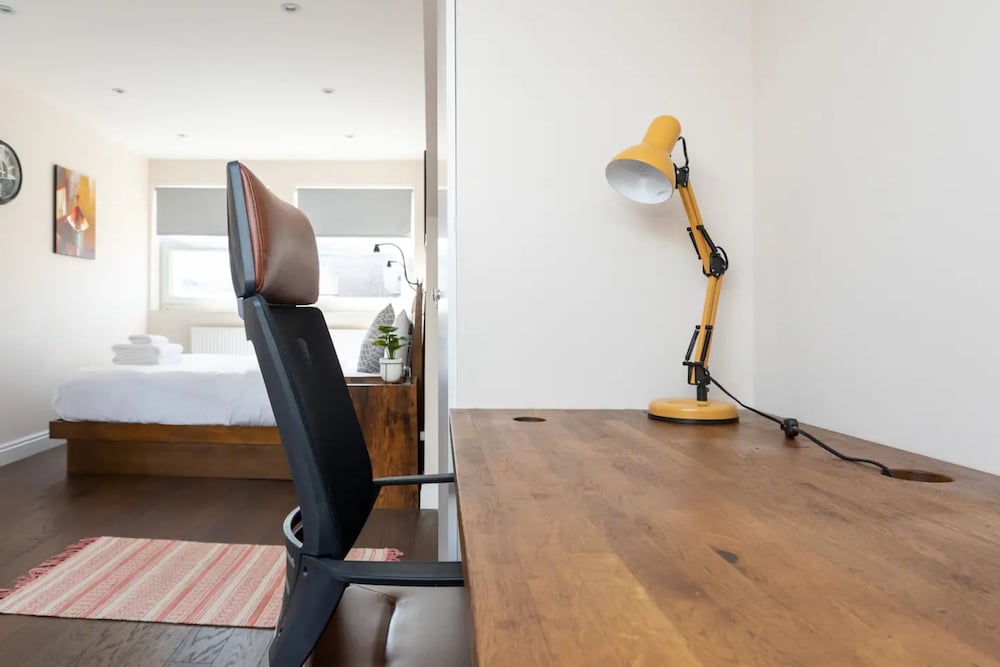 Фото Spacious and Bright 2 Bedroom Flat in Maida Vale