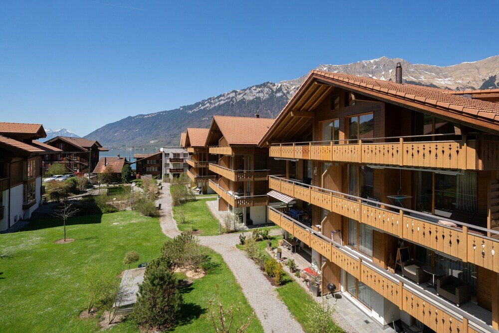 Фото Chalet Apartments Iseltwald