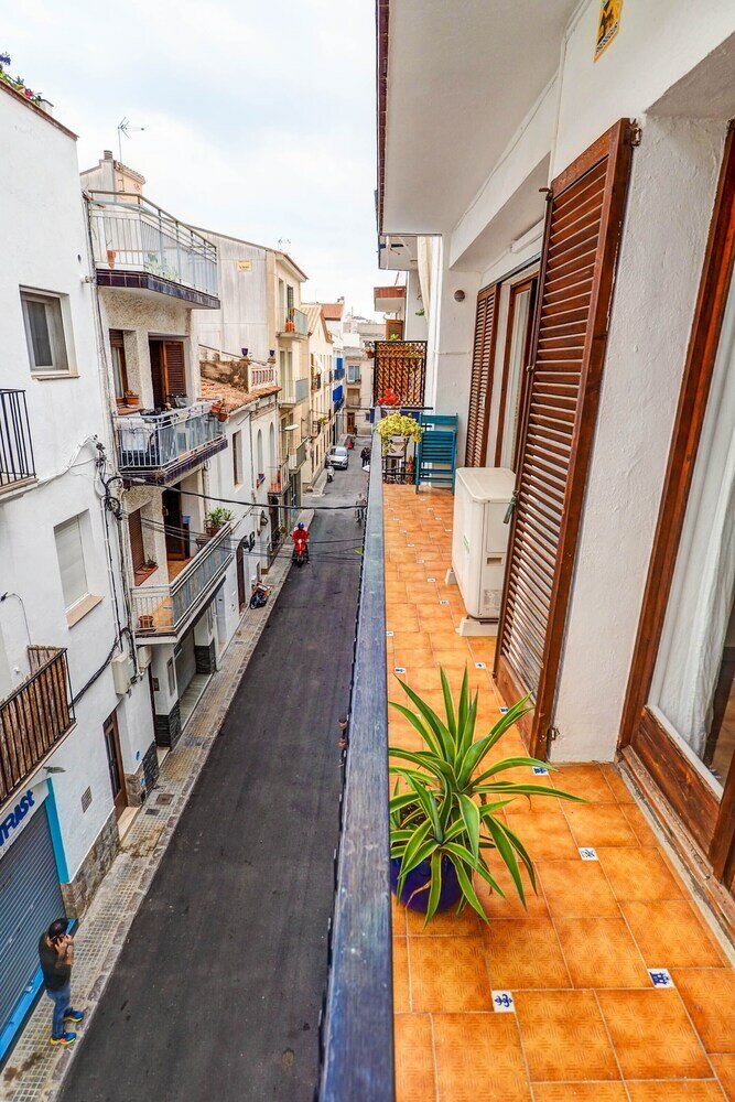 Фото Sitges Group Blue and White