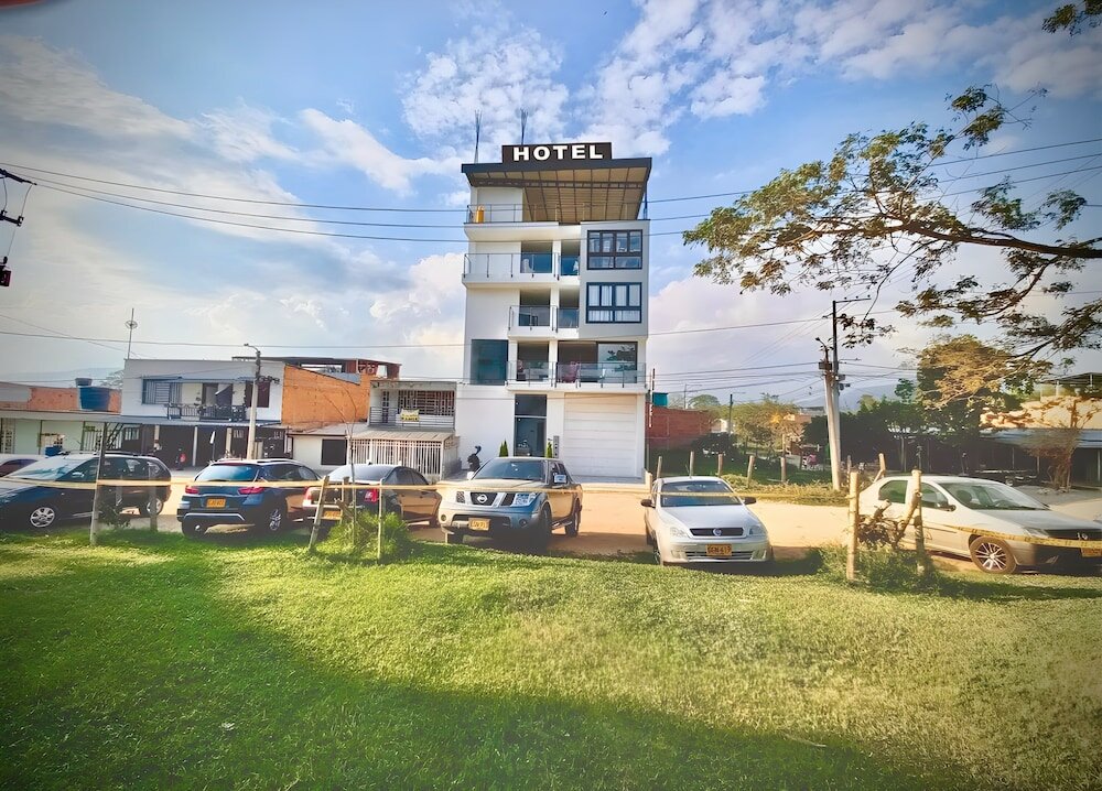 Фото отеля 1