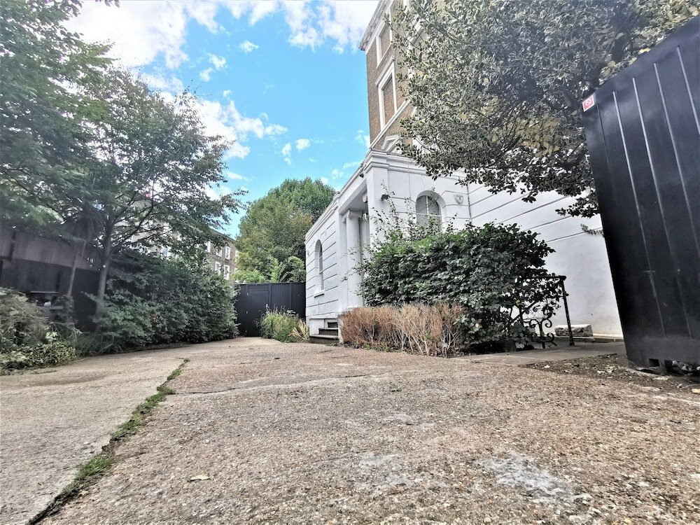 Фото Spacious 2 bed flat in Camden