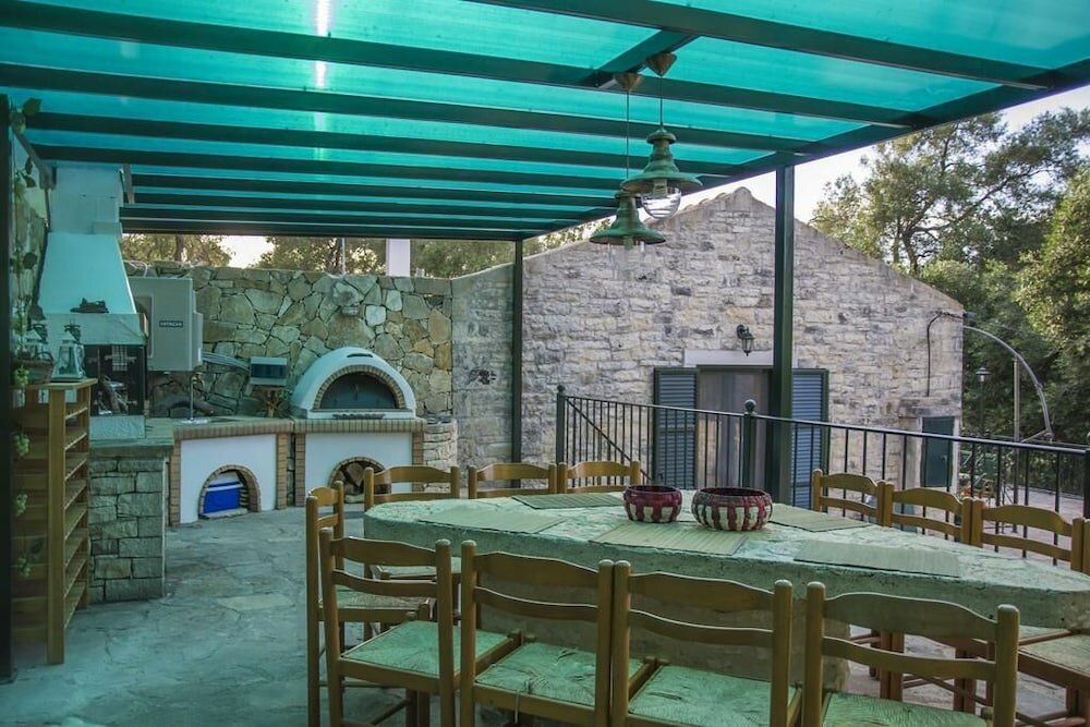 Фото Su La Strata house by CorfuEscapes