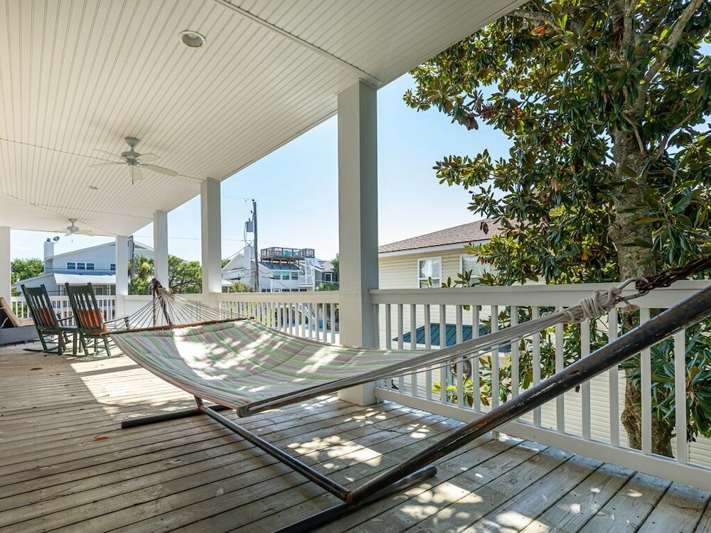 Фото 5 Oclock Somewhere