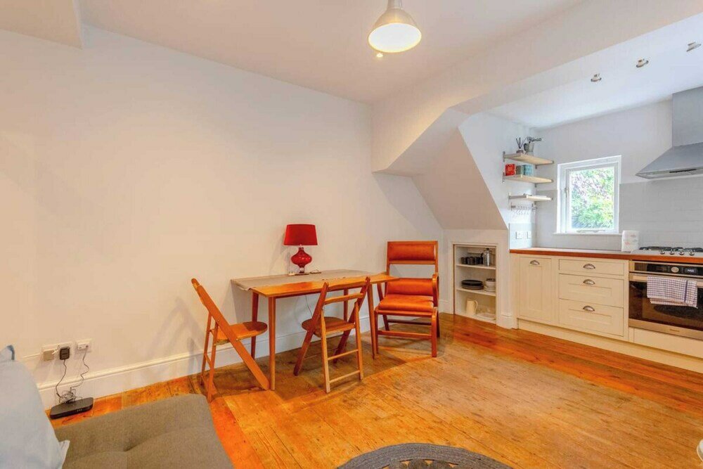 Фото Peaceful & Inviting 2bd House - Shepherd's Bush!