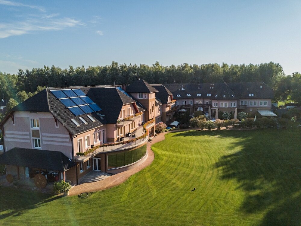 Фото Granada Konferencia Wellness Sport Hotel