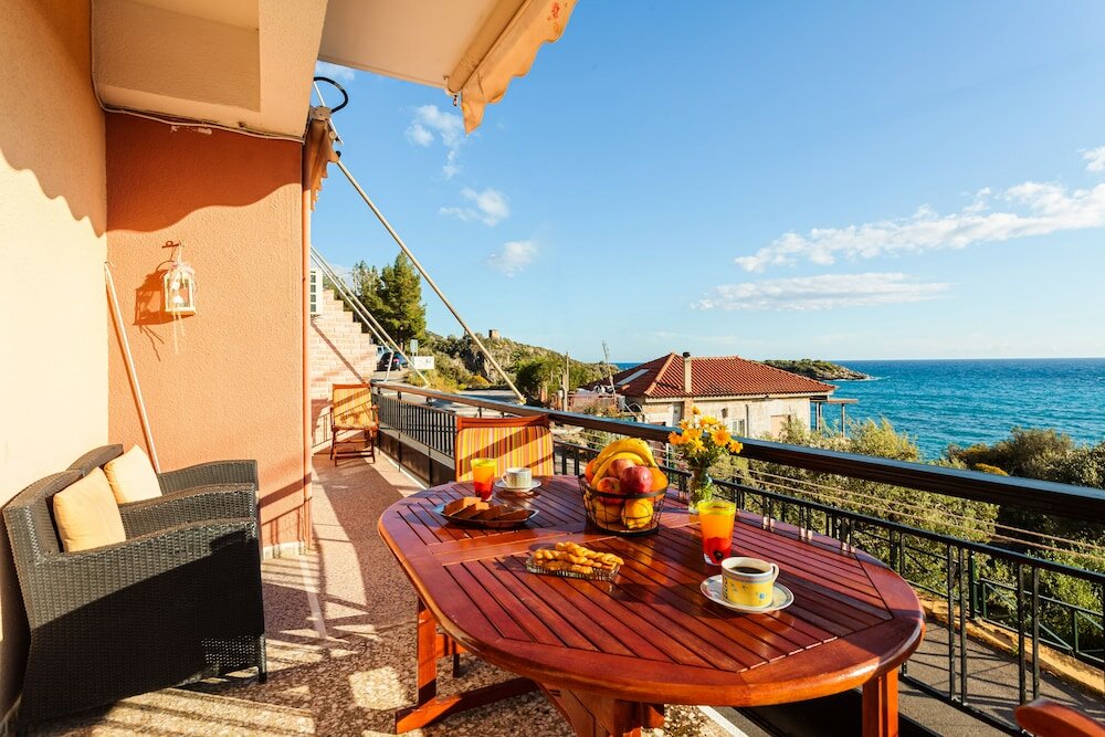 Фото Sunset Serenity - Kardamili Seaside Getaway