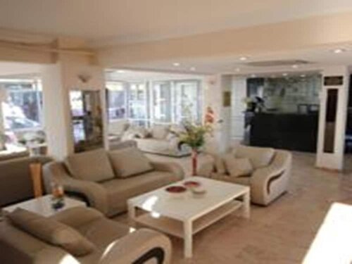 Гостиница Отель Ucem Otel Golden Sea в Эдремите
