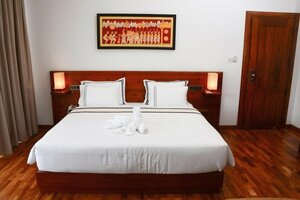 Arena Hotel (-), hotel