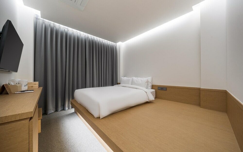 Фото Incheon Bluefrog Hotel