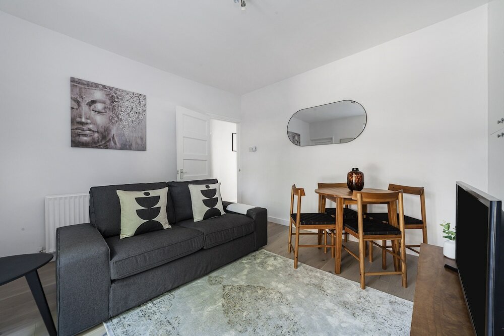 Фото The Neasden Villas