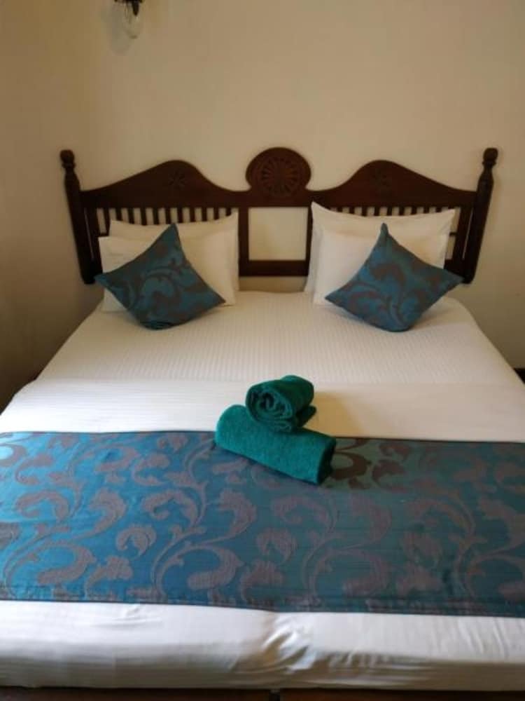 Фото The Golf Green Hotel