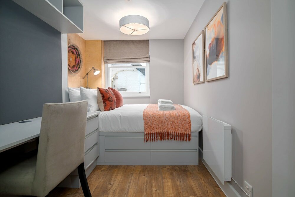 Фото 37 Doughty Street