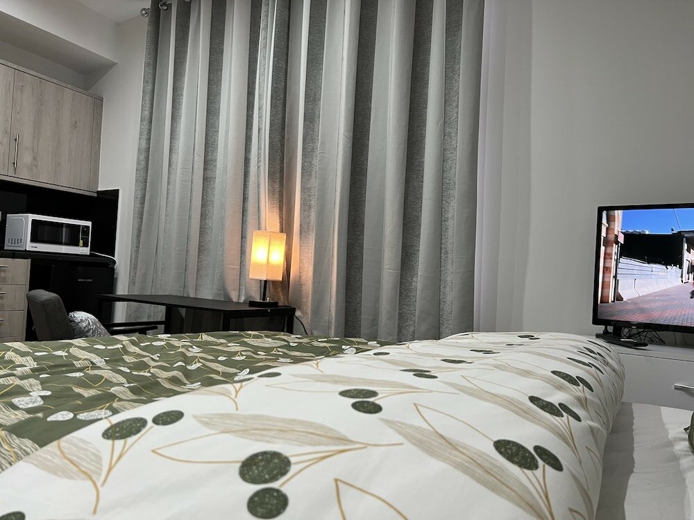 Фото Entire Studio apartment - London