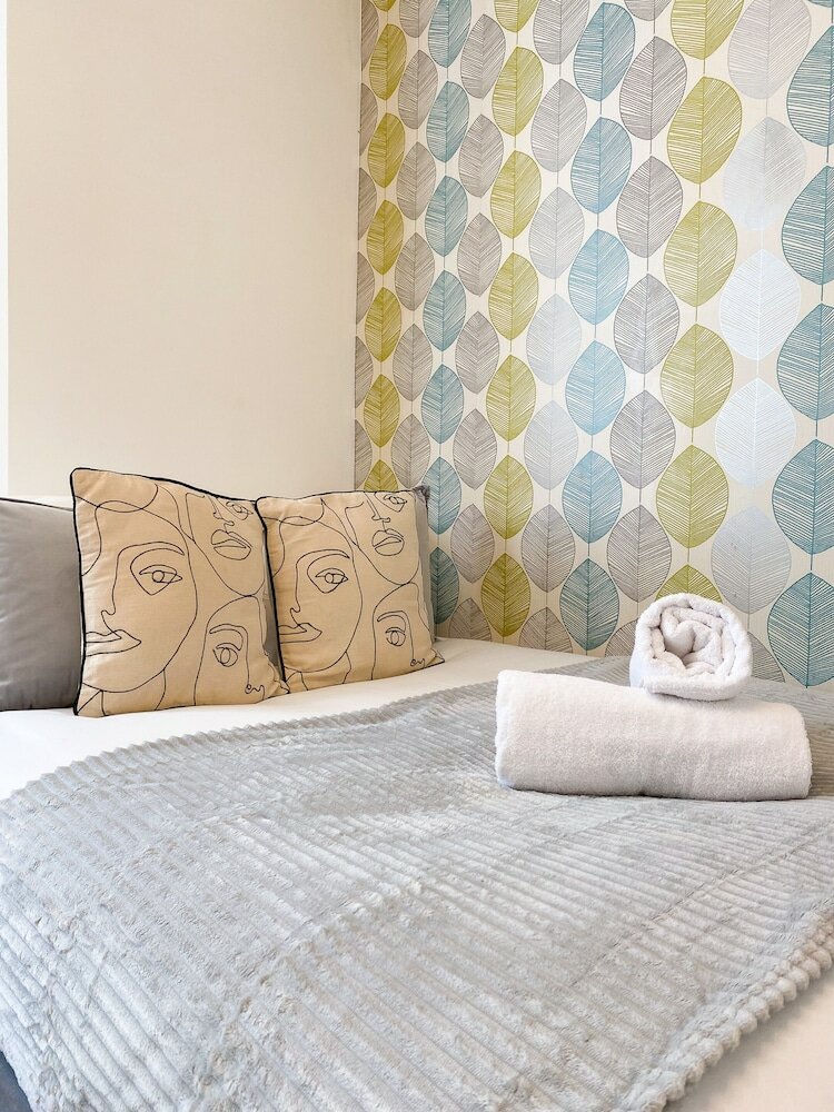 Фото Holland Road Stays