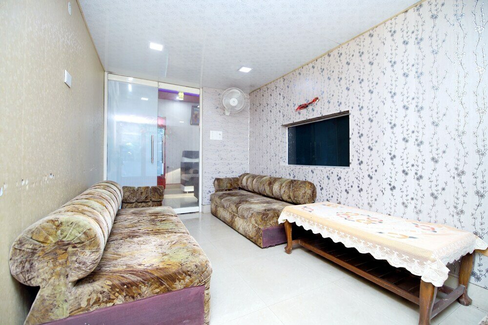 Фото Spot On 42785 Mr Shawarma Family Restaurant & Hotel