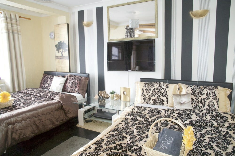 Фото A & L Lodgings