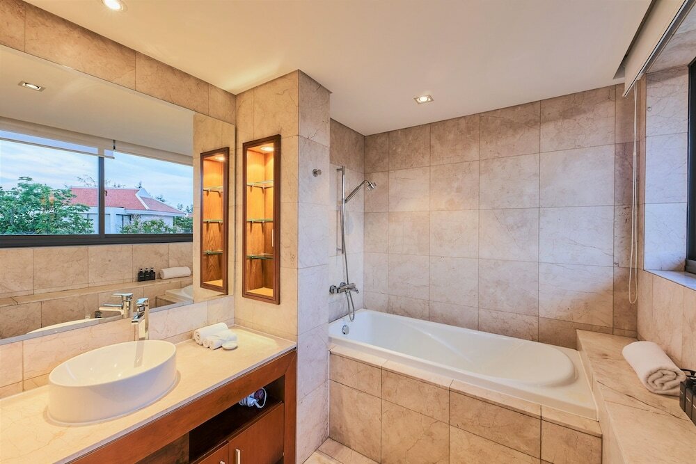 Фото Danang Ocean Beach Villa