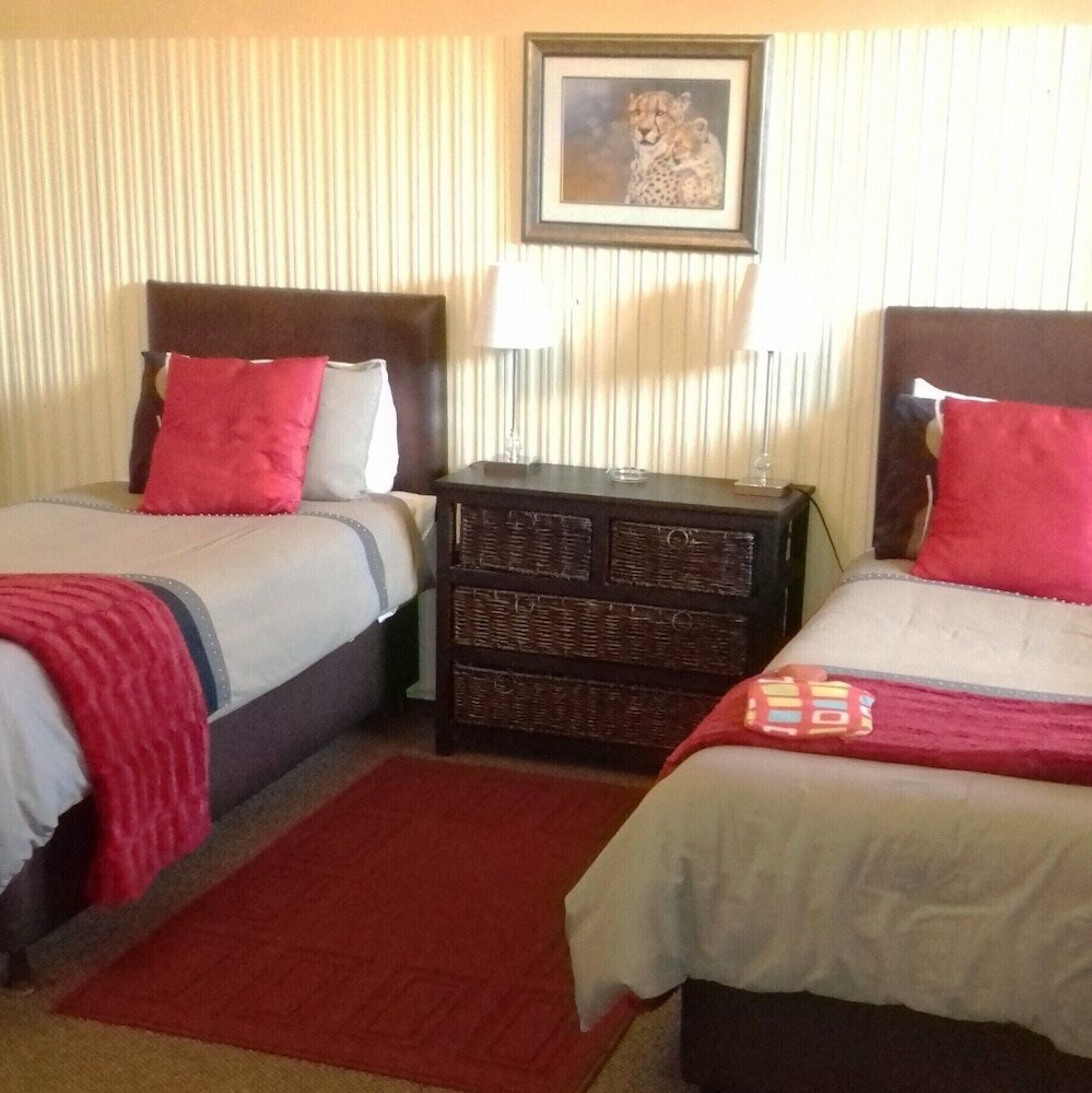 Фото Kestell Hotel