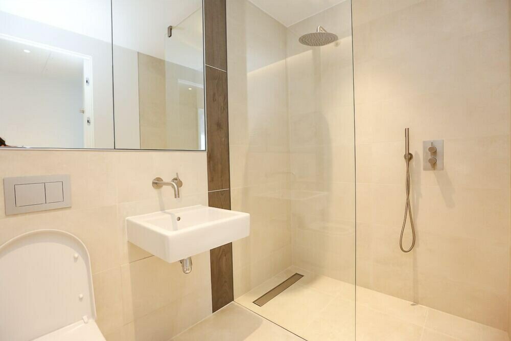 Фото King John Court Apartments