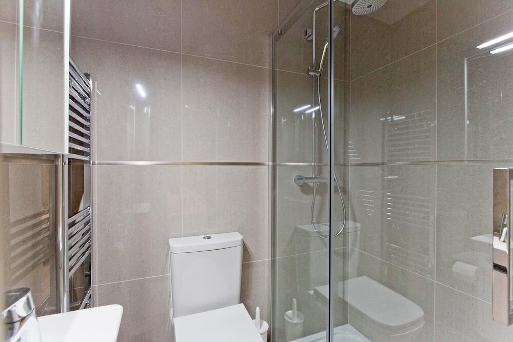 Фото High Street Kensington by Flying Butler