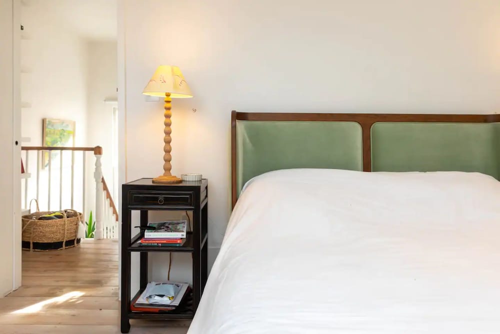 Фото Beautiful 2 Bedroom Townhouse With Garden in Kentish Town