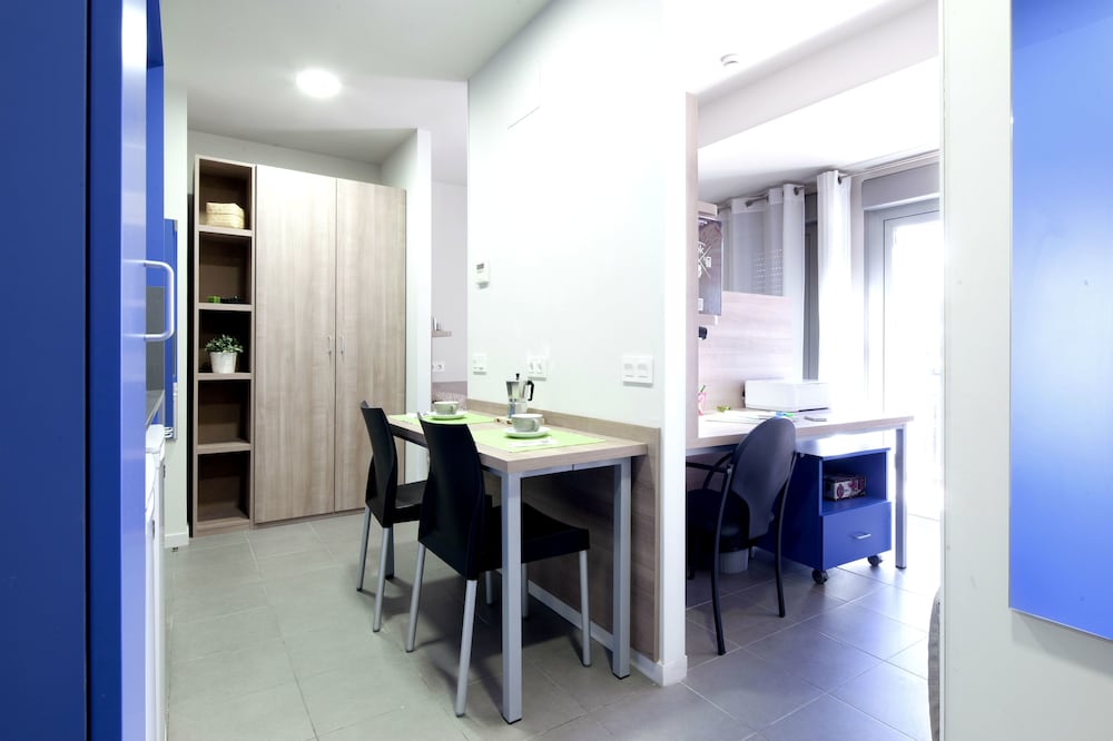 Фото Colegio Mayor La Concepción - Campus Accommodation