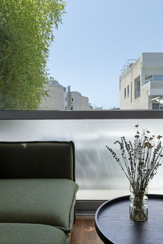 Фото The Athenians Art Apartments