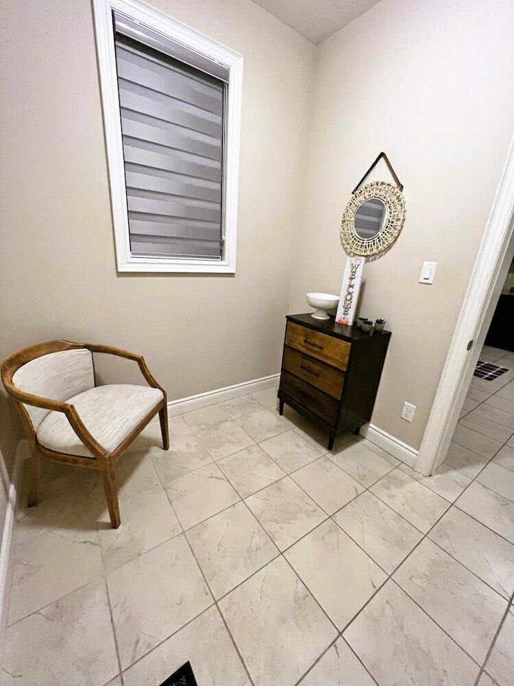 Фото Spacious Private Comfortable Home