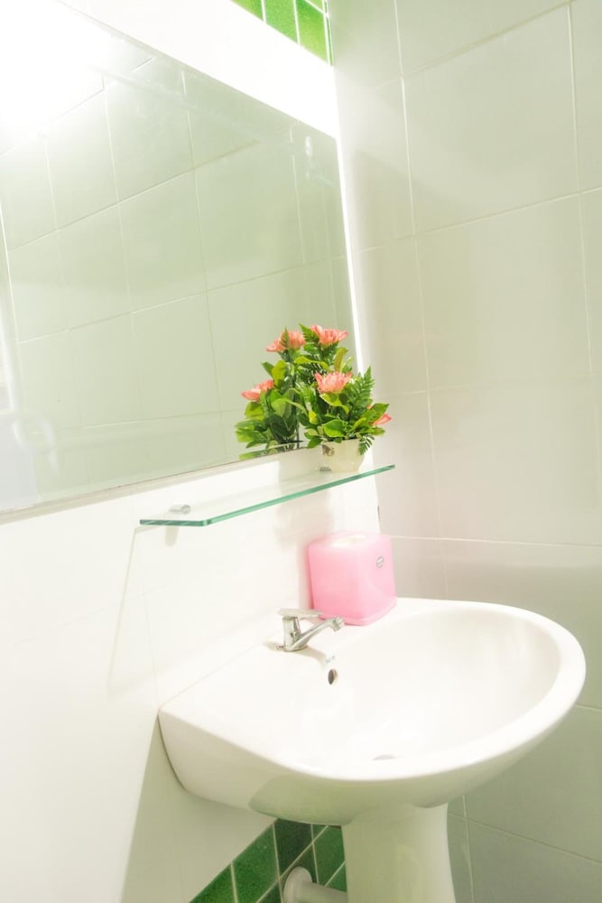 Фото Plus Hostel Ayutthaya