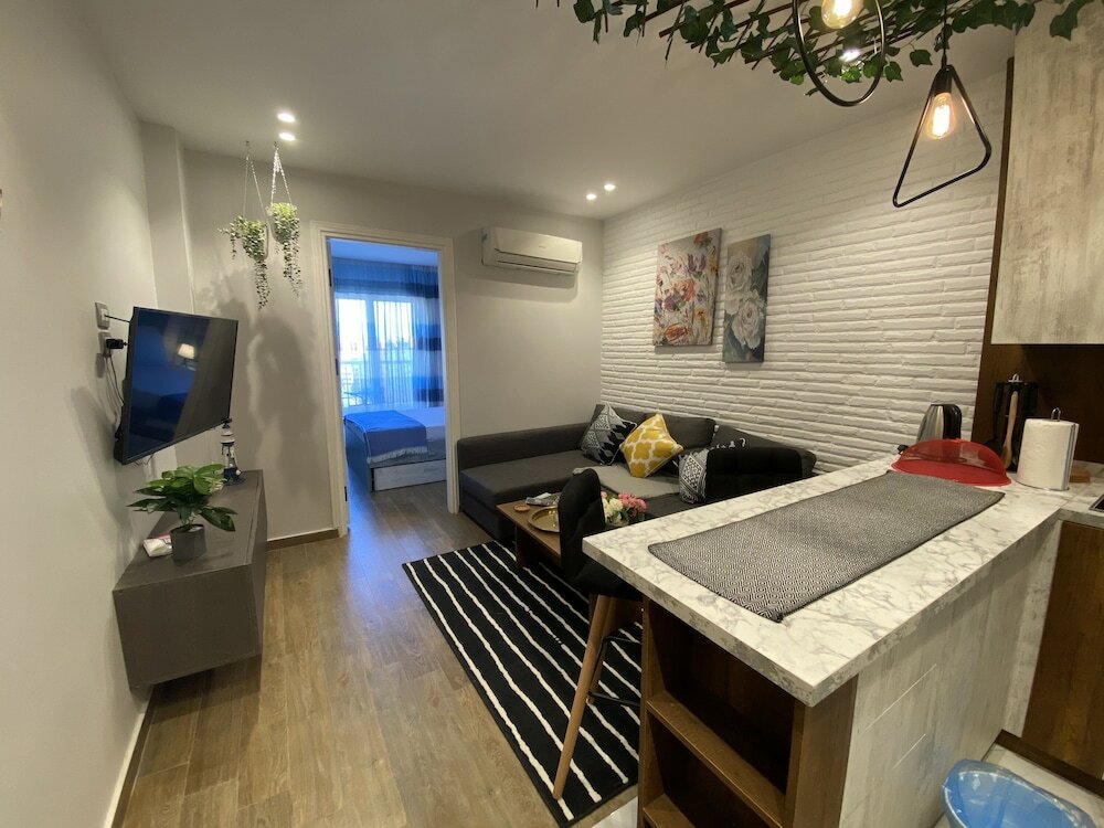 Фото Seven Seasons Hospitality