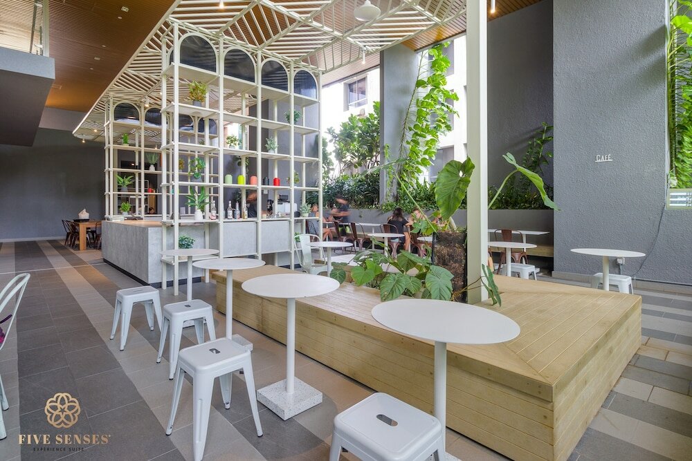 Фото Ceylonz Suites by Five Senses