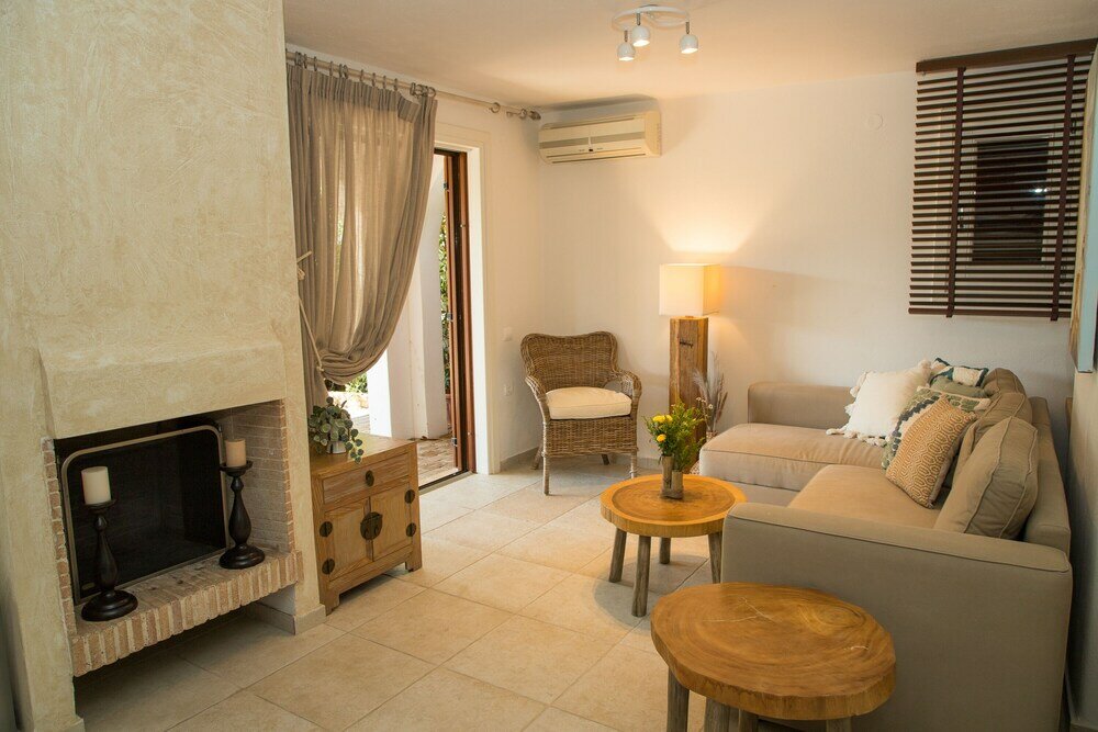 Фото Grand Bleu Beachfront Agios Emilianos