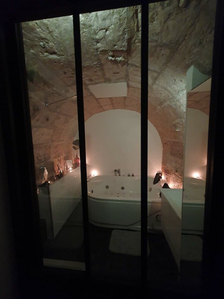 Фото La Forteresse Jacuzzi-Sauna