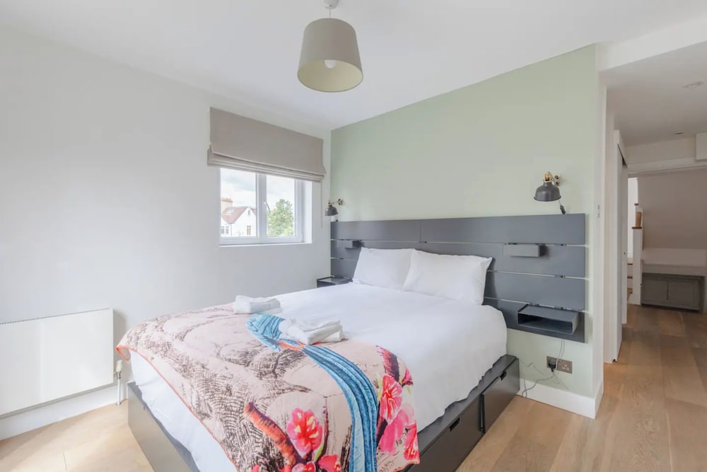 Фото Chic & Contemporary 3bd Flat - Barnes!