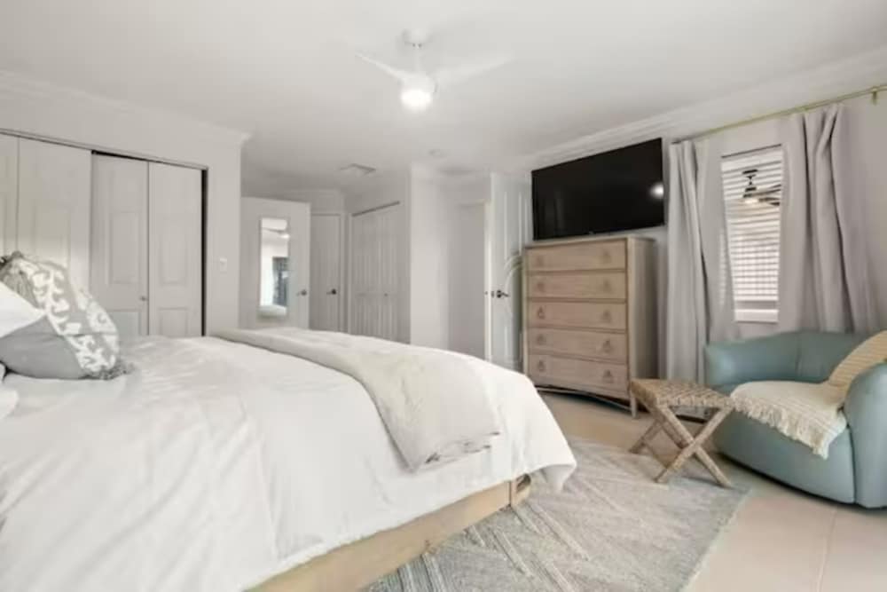 Фото Experience The Ultimate in Luxury Living