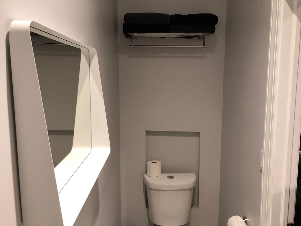 Фото Fabe Suites Flat Iron