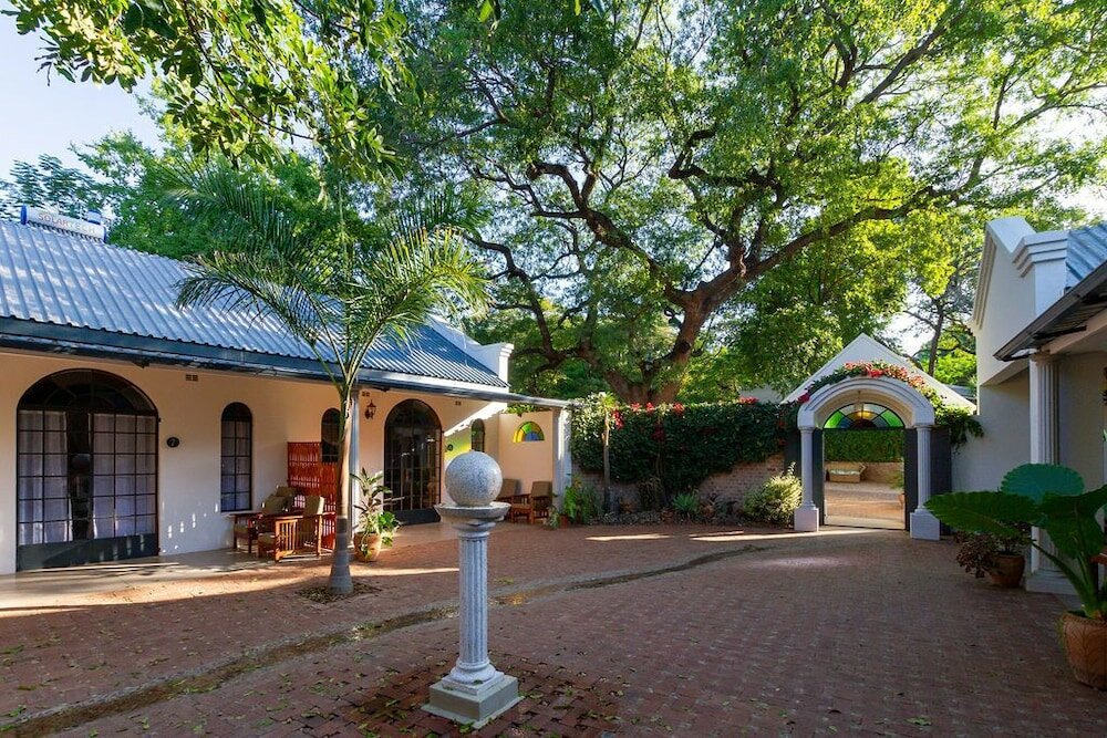 Фото The Courtney Lodge