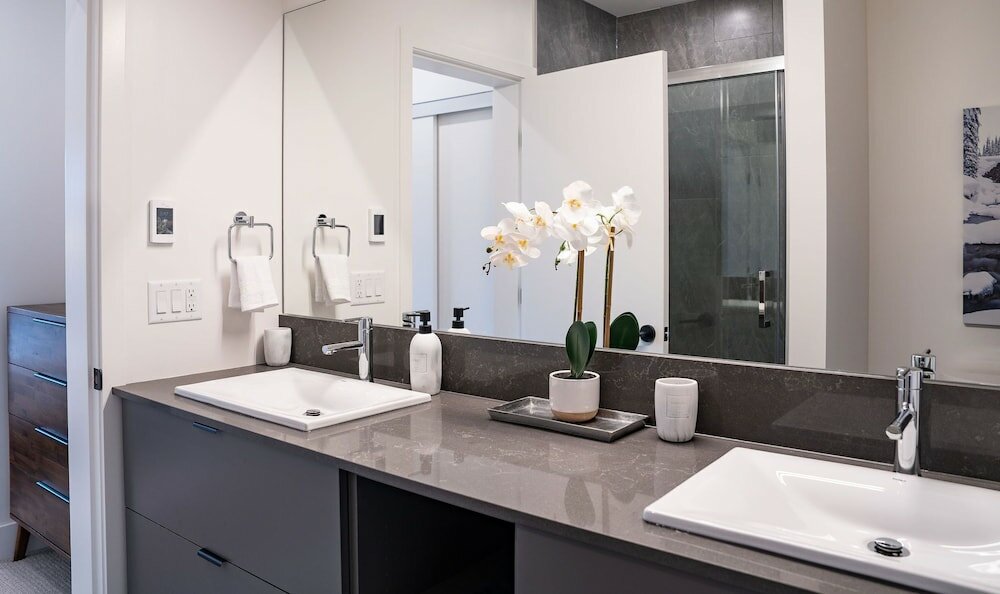 Фото Revylation by Revelstoke Vacations