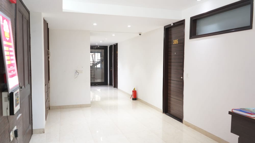 Фото Qotel Hotel Rajori Garden