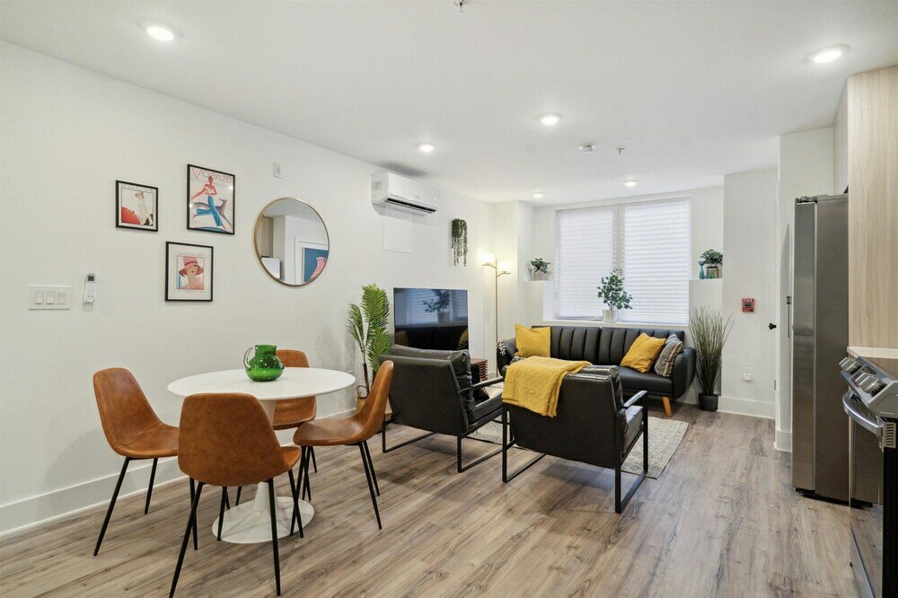 Фото Luxurious Modern Apt Near Art Museum