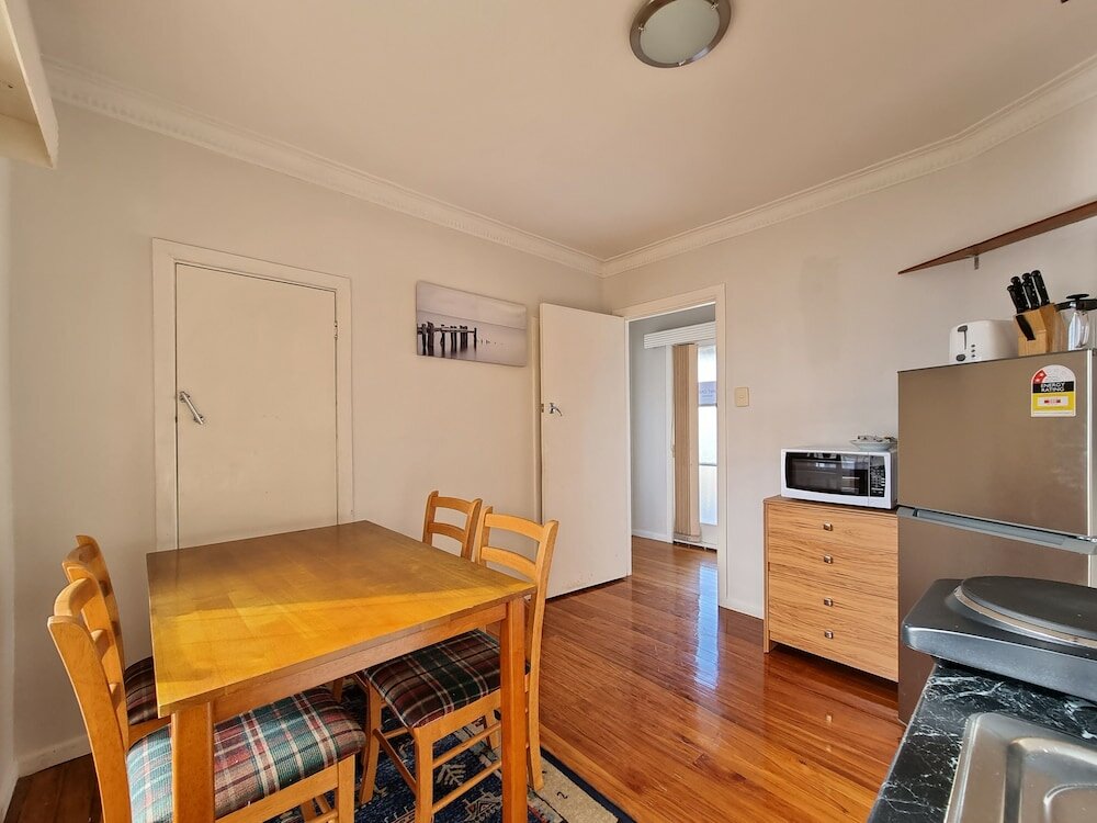 Фото Cosy Unit by Airport - Heat Pump - Wifi