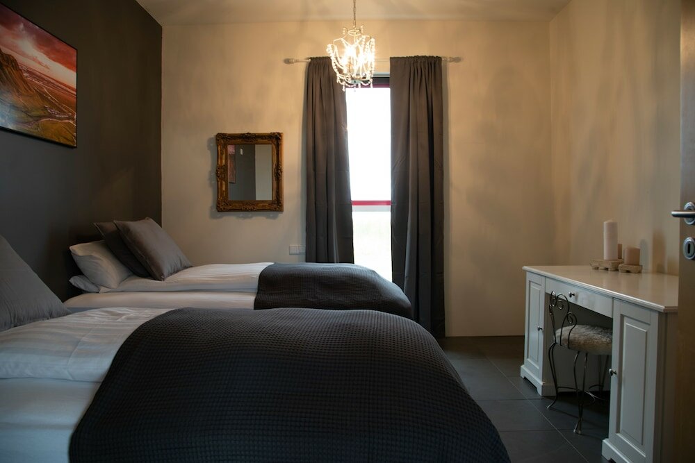 Фото Hrafntinna Villa