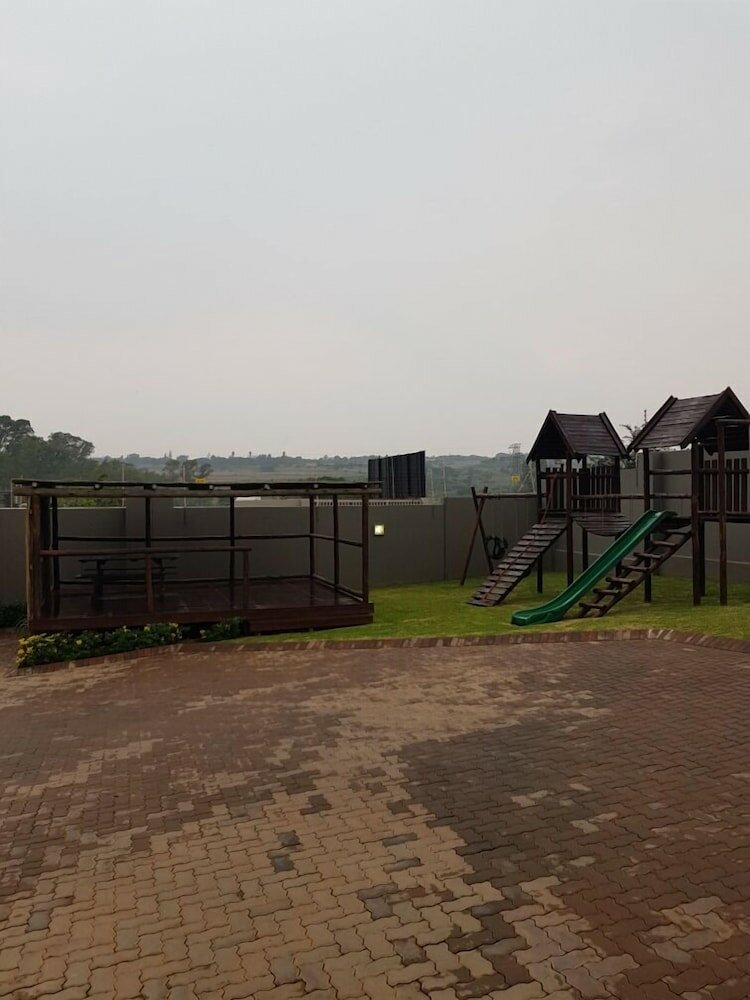 Фото Nova Luxury Suites Saratoga 112