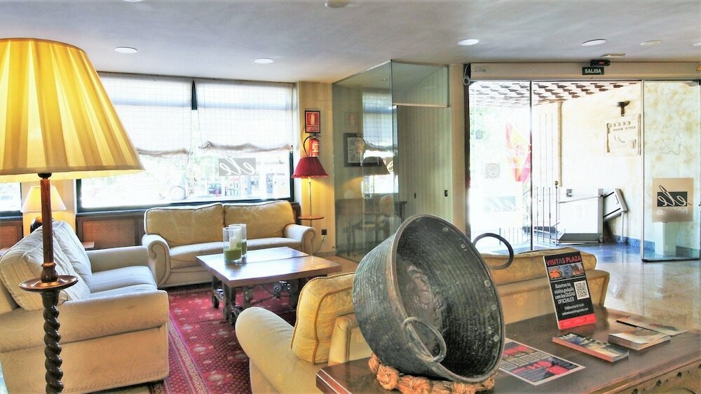 Фото Hotel Ele Puente Romano