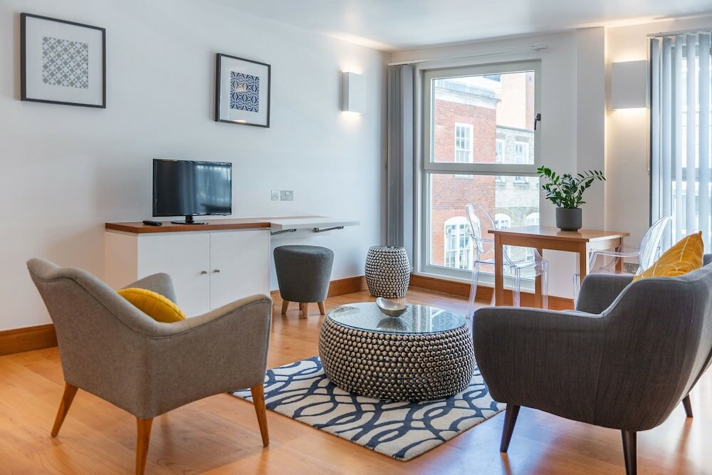 Фото Tower Hill City Centre Luxury Apartments