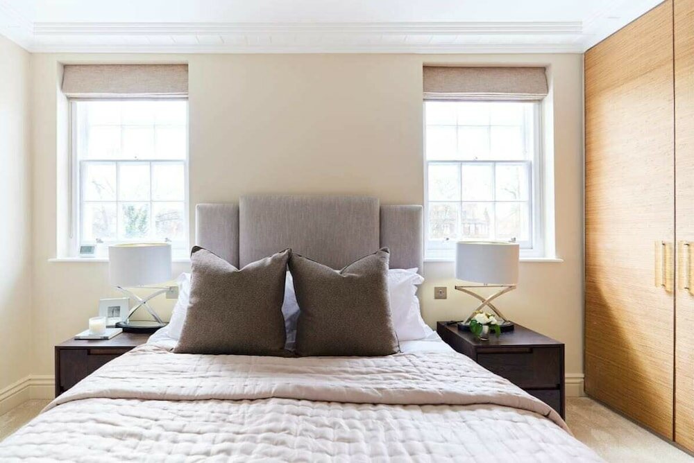 Фото The Chelsea Escape - Spacious 5bdr Flat With Garden