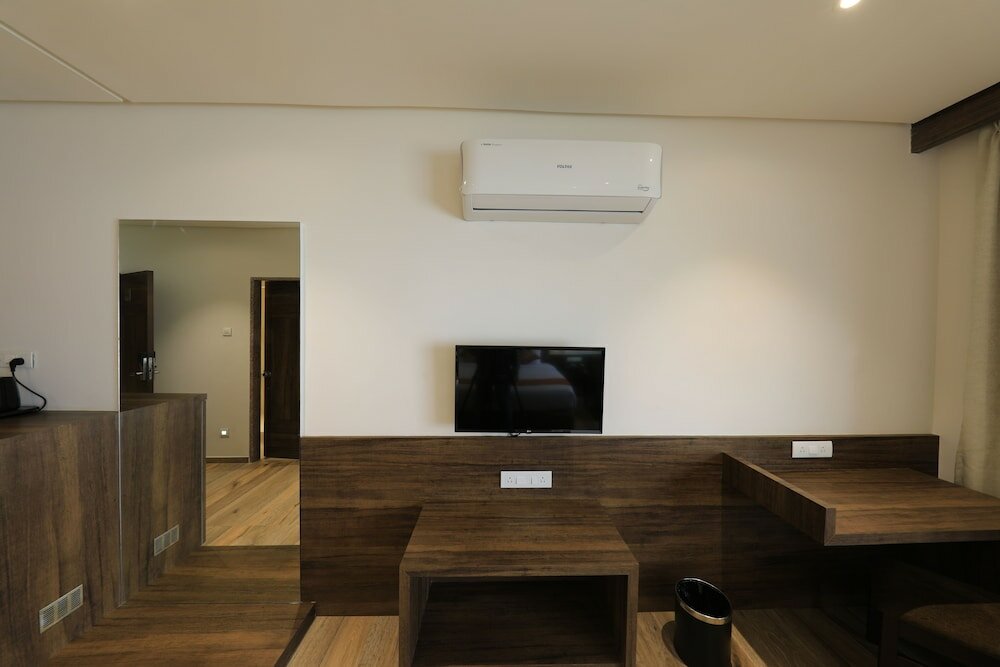 Фото Отель The Byke Suraj Club