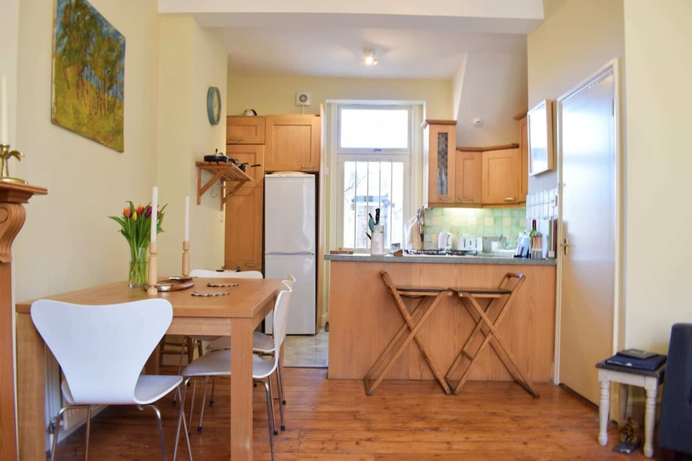 Фото Charming 2 Bedroom Home 3 Near Arsenal Station